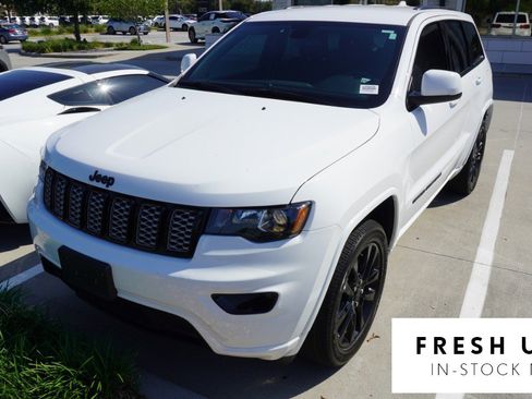 Used 2021 Jeep Grand Cherokee Laredo X AWD/4WD image 1
