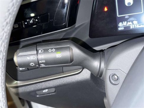 Certified 2025 Lexus RZ 300e image 29