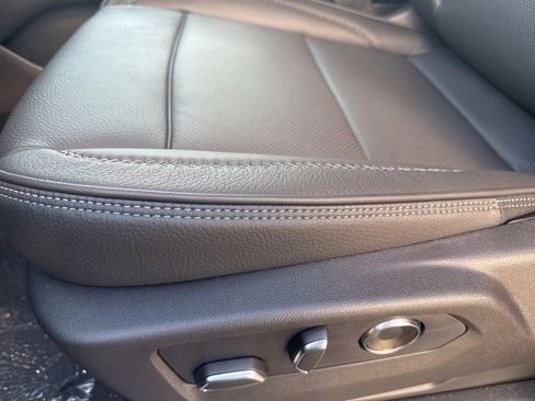 New 2025 GMC Yukon XL Denali w/ Denali Reserve Package image 14