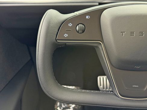 Used 2022 Tesla Model X image 19