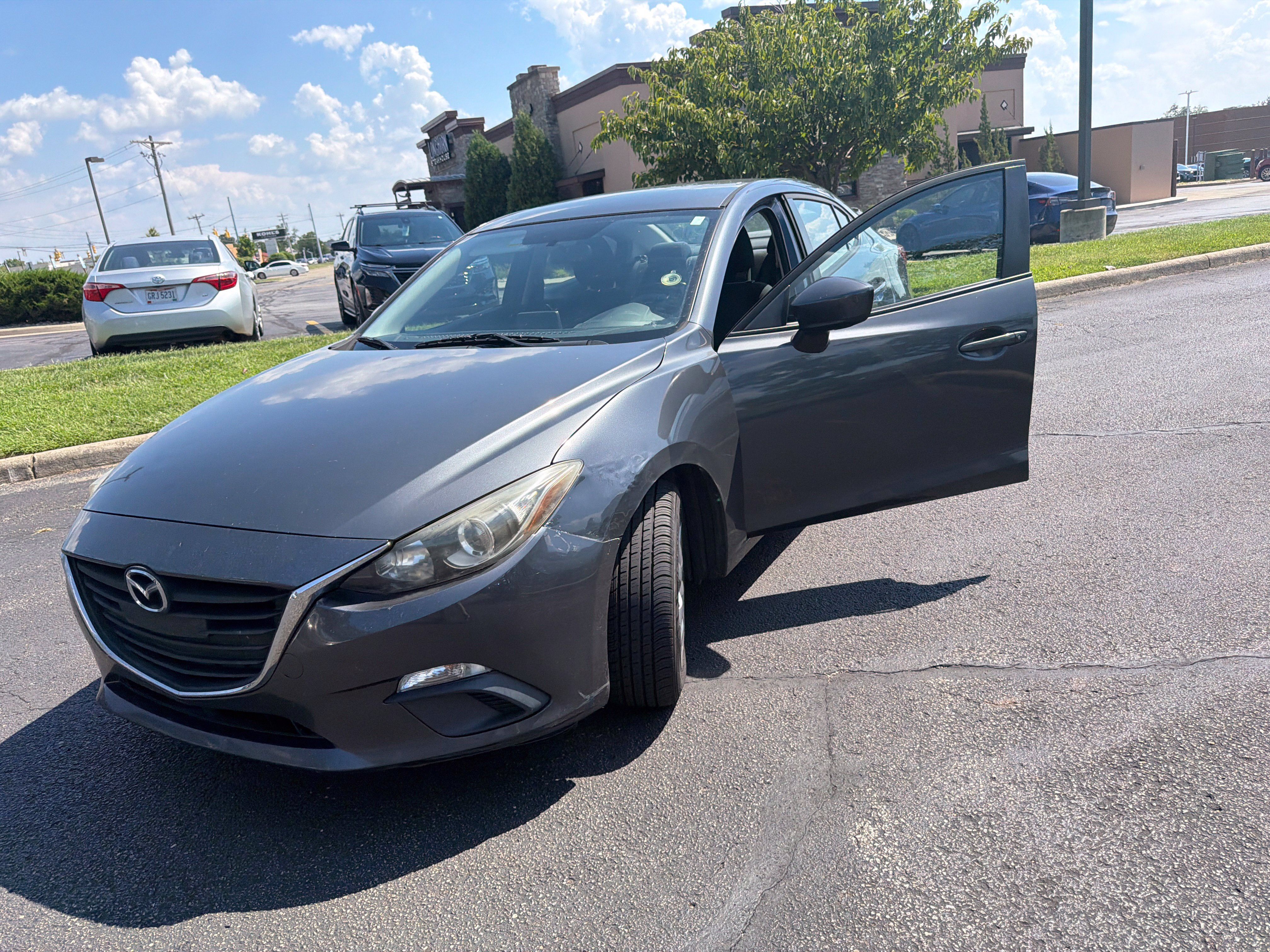 Used 2016 MAZDA MAZDA3 i Sport FWD image 4