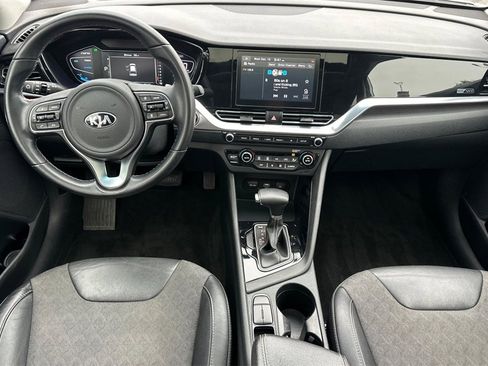 Used 2021 Kia Niro Touring image 16