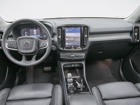 Certified 2024 Volvo XC40 B5 Plus w/ Protection Package Premier image 25