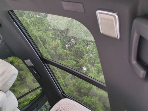 New 2026 Cadillac Vistiq Luxury image 19