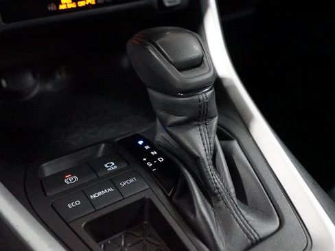 Used 2023 Toyota RAV4 XLE FWD image 21