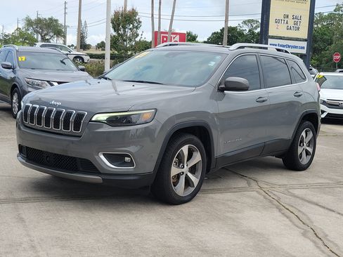 Used 2021 Jeep Cherokee Limited FWD image 2