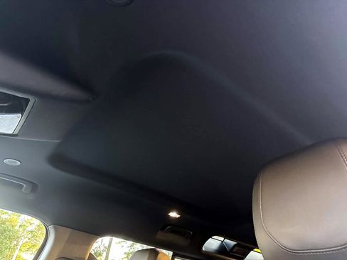 Used 2023 Land Rover Defender 110 S image 29