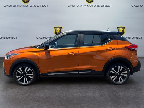 Used 2019 Nissan Kicks SR FWD image 2