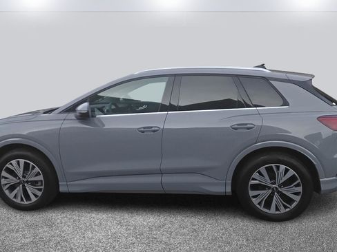 Used 2025 Audi Q4 e-tron Premium image 6