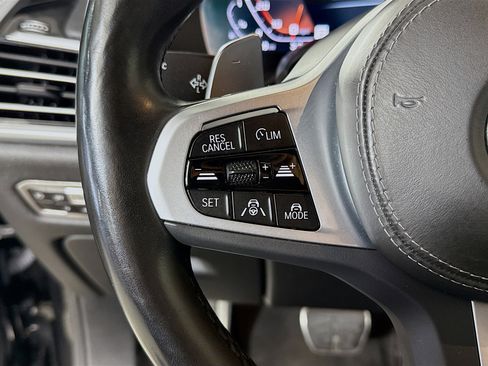 Used 2022 BMW X7 M50i w/ Dynamic Handling Package image 14