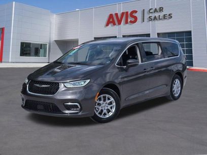 Used 2023 Chrysler Pacifica Touring-L