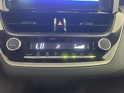 Used 2025 Toyota Corolla LE FWD image 36