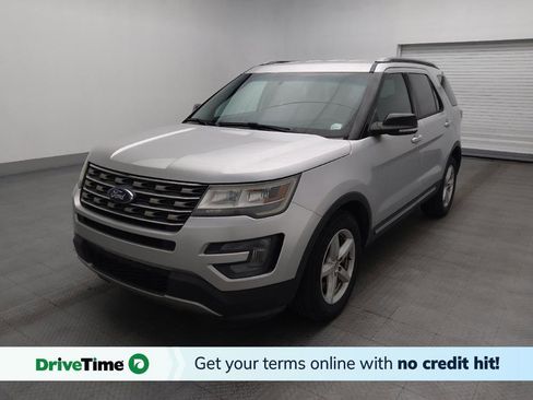 Used 2016 Ford Explorer XLT w/ Equipment Group 201A FWD image 1
