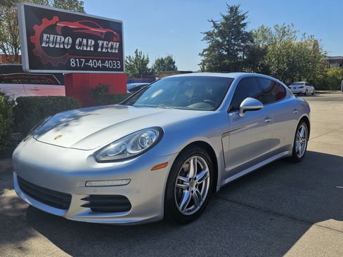 Used 2016 Porsche Panamera 4 w/ Premium Package Plus image 1