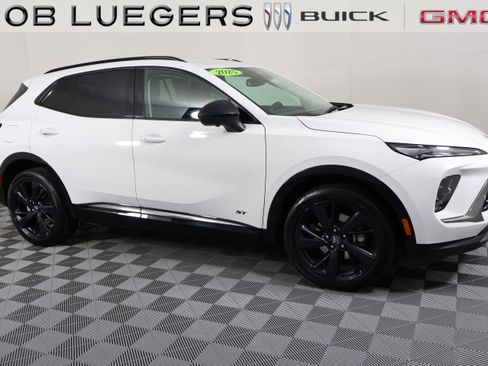 Certified 2025 Buick Envision Sport Touring image 2