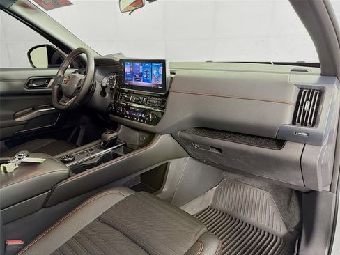 Used 2026 Nissan Pathfinder Rock Creek AWD/4WD image 30