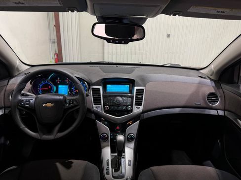 Used 2016 Chevrolet Cruze LT FWD image 17