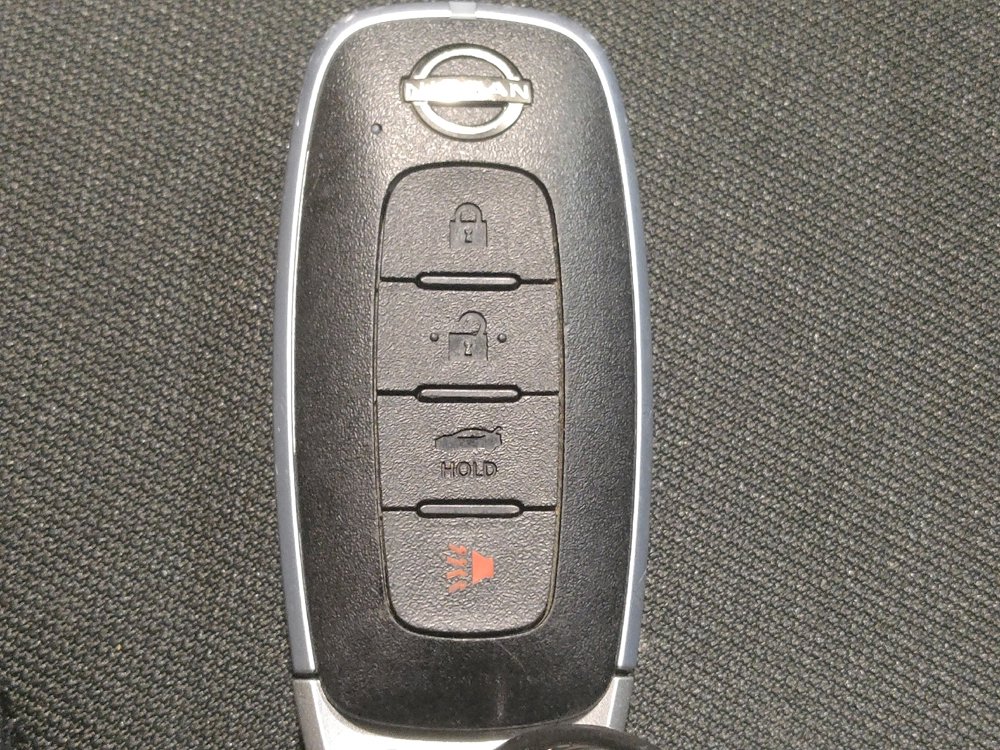 Used 2025 Nissan Versa SV FWD image 32