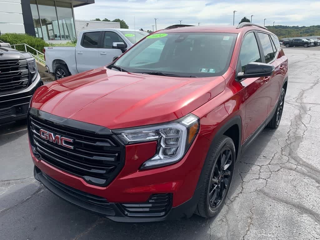 Used 2024 GMC Terrain SLE w/ Driver Convenience Package AWD/4WD image 8