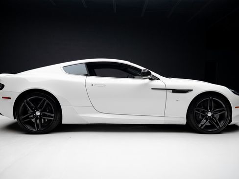 Used 2016 Aston Martin DB9 GT image 37