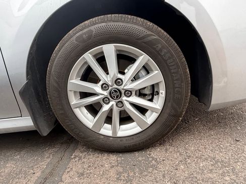 Used 2025 Toyota Camry LE image 6