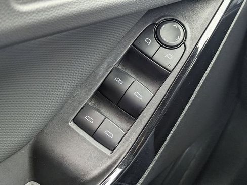 Used 2025 Chevrolet Equinox LT FWD image 23
