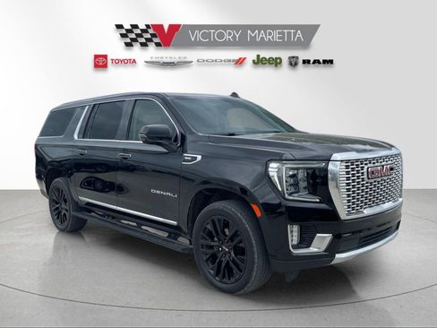 Used 2021 GMC Yukon XL Denali w/ Denali Premium Package AWD/4WD image 7