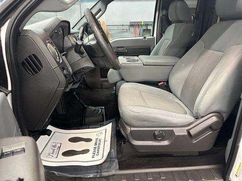 Used 2011 Ford F250 XLT w/ Snow Plow Prep Pkg image 17