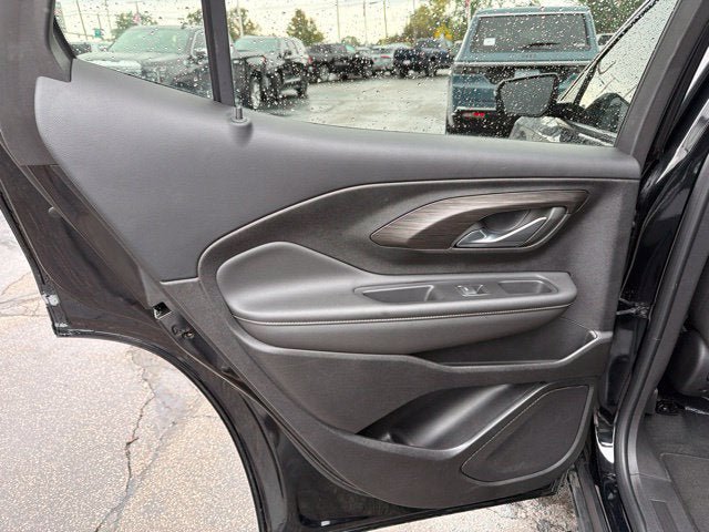 Used 2023 GMC Terrain SLE w/ Driver Convenience Package AWD/4WD image 17