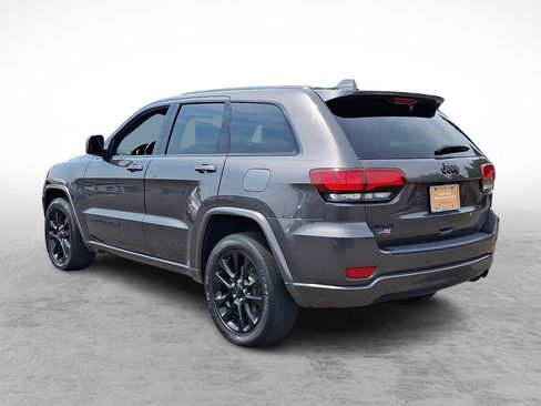 Used 2019 Jeep Grand Cherokee Altitude AWD/4WD image 3