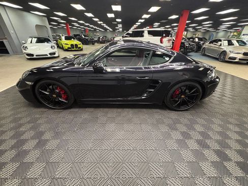 Used 2018 Porsche 718 Cayman GTS image 9