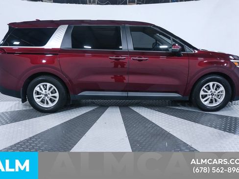 Used 2024 Kia Carnival LX FWD image 8