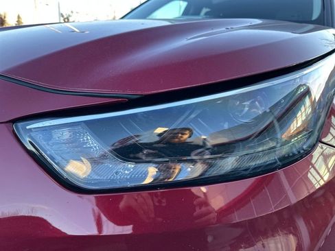 Used 2023 Toyota Highlander XLE image 9