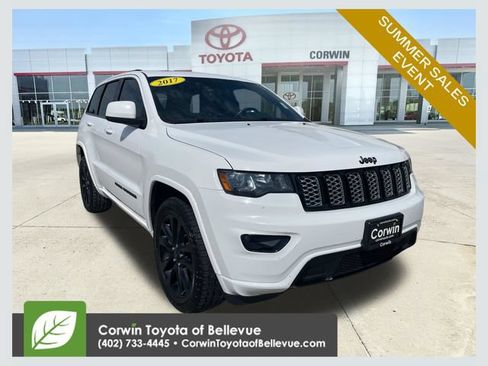 Used 2017 Jeep Grand Cherokee Altitude AWD/4WD image 1