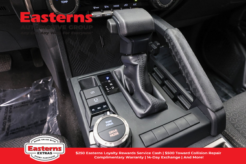 Used 2025 Toyota 4Runner SR5 AWD/4WD image 14