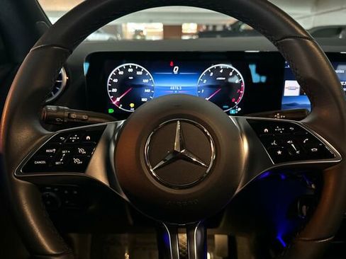 Used 2025 Mercedes-Benz GLA 250 GLA 250 image 29