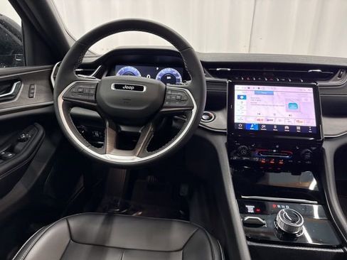 New 2025 Jeep Grand Cherokee L Limited w/ Trailer Tow Package image 9