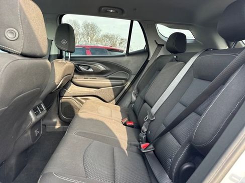 Used 2024 GMC Terrain SLE image 10