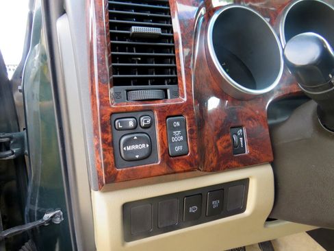 Used 2008 Toyota Sequoia Limited image 12