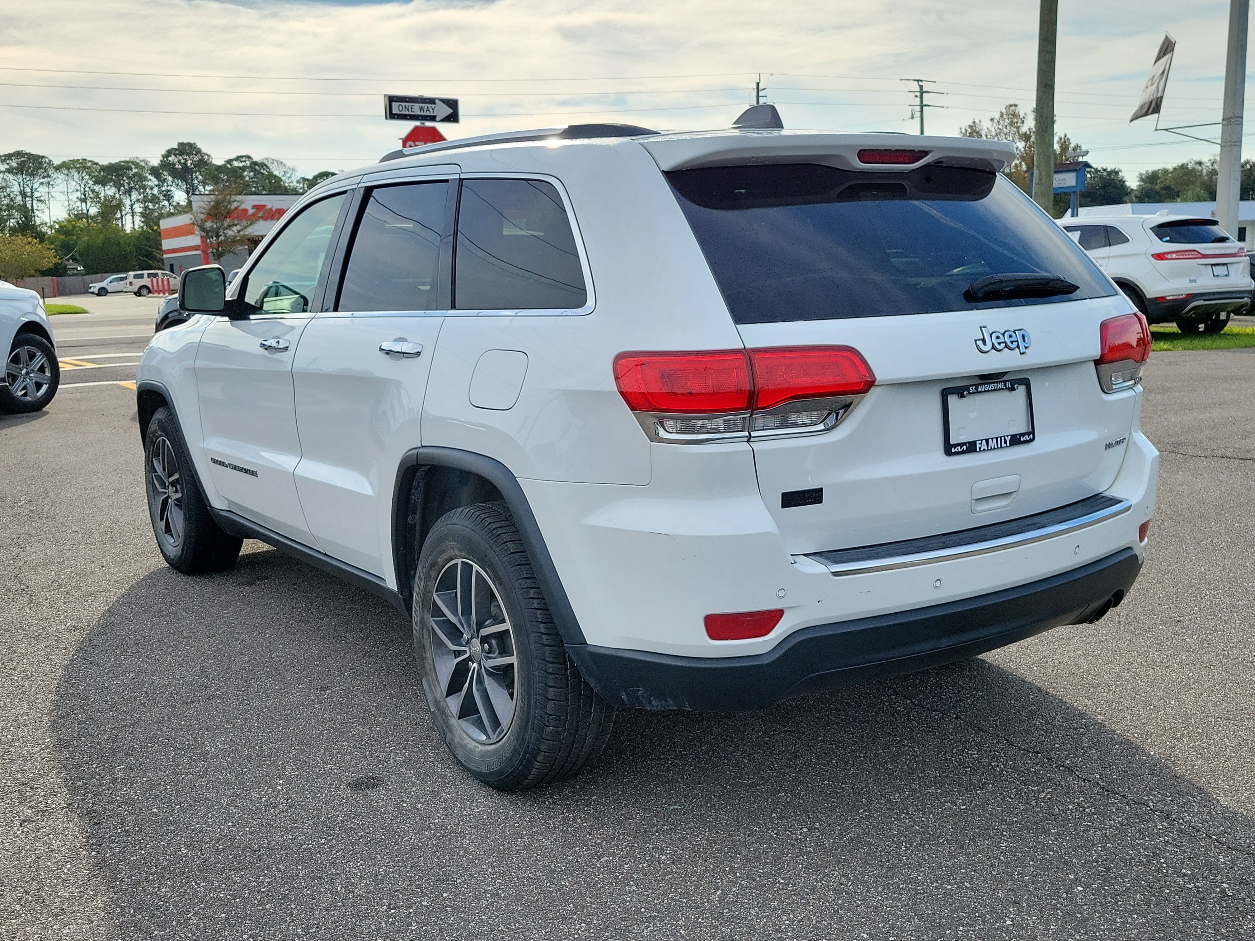 Used 2018 Jeep Grand Cherokee Limited w/ Luxury Group II RWD image 4