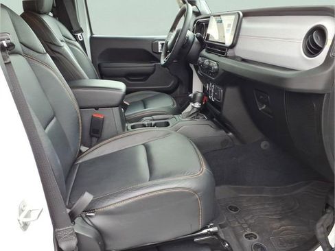Used 2024 Jeep Gladiator Sport image 22