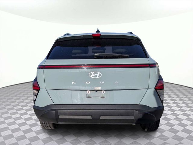 Used 2025 Hyundai Kona SEL FWD image 4