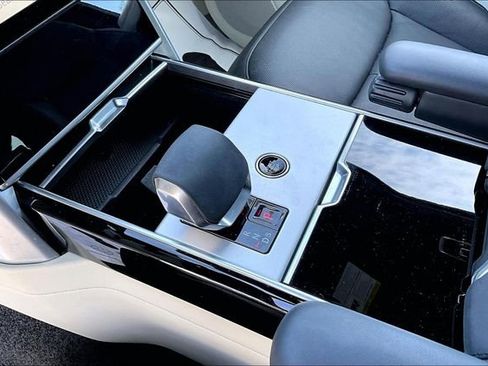 Used 2024 Land Rover Range Rover Long Wheelbase SE image 21