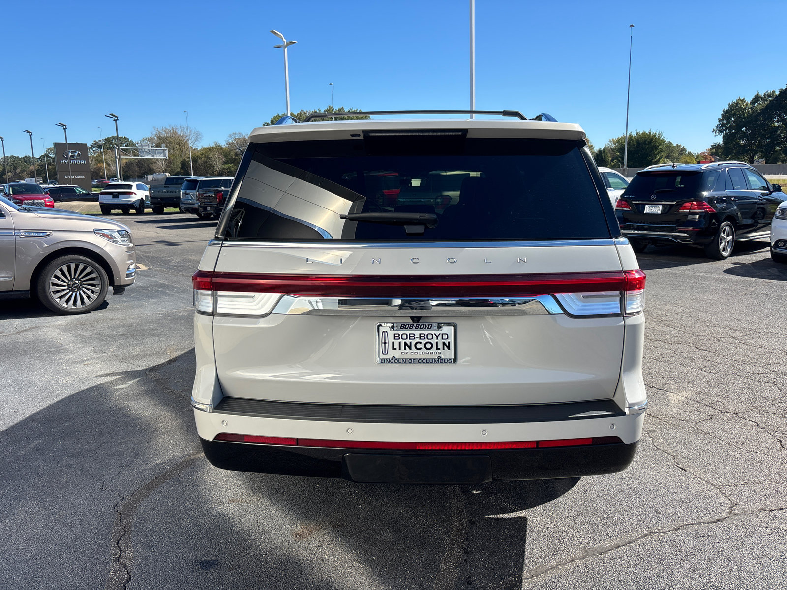 Certified 2022 Lincoln Navigator Reserve AWD/4WD image 6