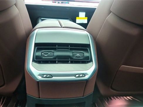 Used 2025 BMW i7 eDrive50 image 41