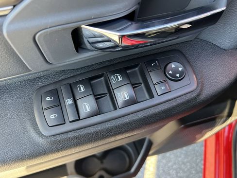 Used 2021 RAM 1500 Classic SLT image 20