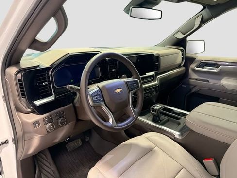 Used 2026 Chevrolet Silverado 1500 LTZ AWD/4WD image 8