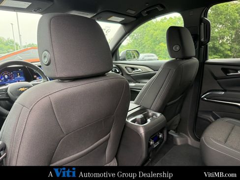 Used 2025 Chevrolet Traverse LT w/ Driver Confidence Package AWD/4WD image 20
