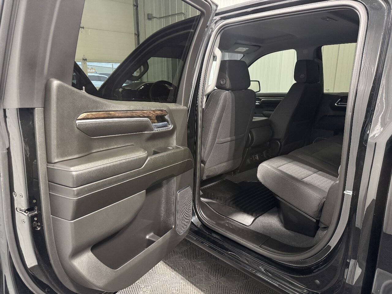 Used 2023 GMC Sierra 1500 Elevation AWD/4WD image 8