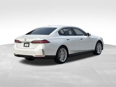Used 2024 BMW 530i xDrive w/ Convenience Package AWD/4WD image 9